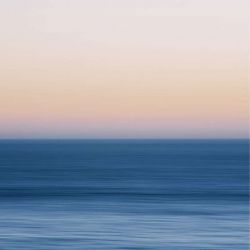 BLURRED SEA canvas print